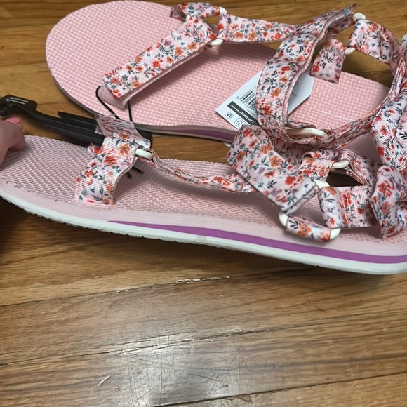 Pink flower strap sandals, women’s size 11 - Picture 3 of 3